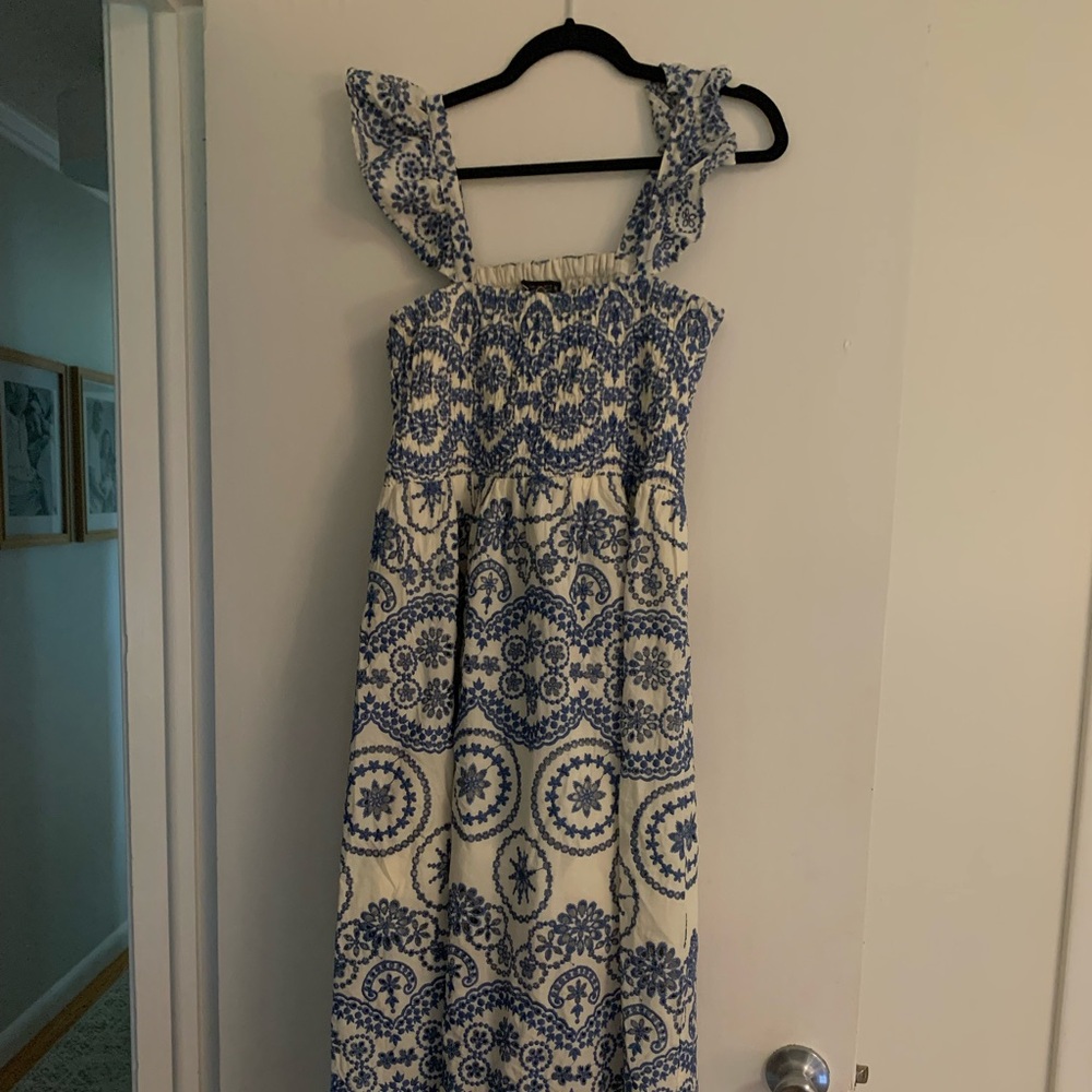 Zara peek a boo back embroidered dress